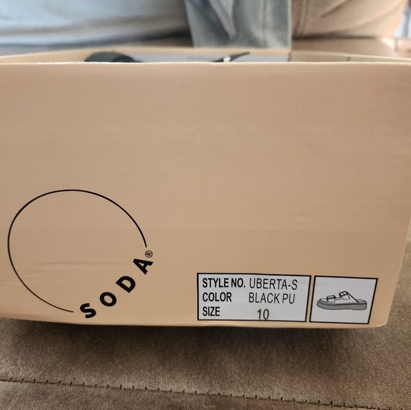 Soda Size 10 Sandal - Picture 4 of 4